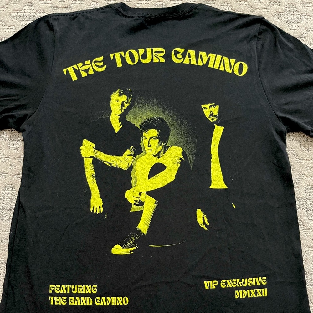 🎸 '23 The Band Camino Tour Camino 2 Side VIP Experience UNWORN Chest Logo Tee